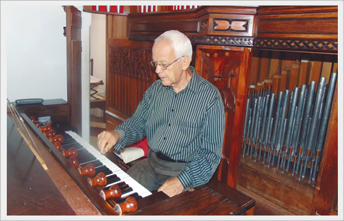 As apresentações do organista Lucas Raposo acontecerão ainda nos meses de: Abril (9 e 10), Maio (14 e 15) e Junho (25 e 26), sempre nos finais de semana. Uma ótima oportunidade para quem gosta da verdadeira música.